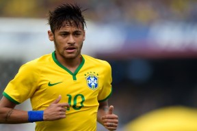 爱游戏中国官方网站-莎拉波娃跨界篮坛，防守制胜助球队爆冷击败篮网！